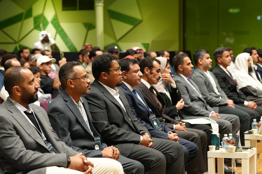 أكثر من 300 حاضر في المنتدى